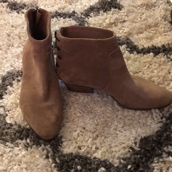vince camuto flat booties